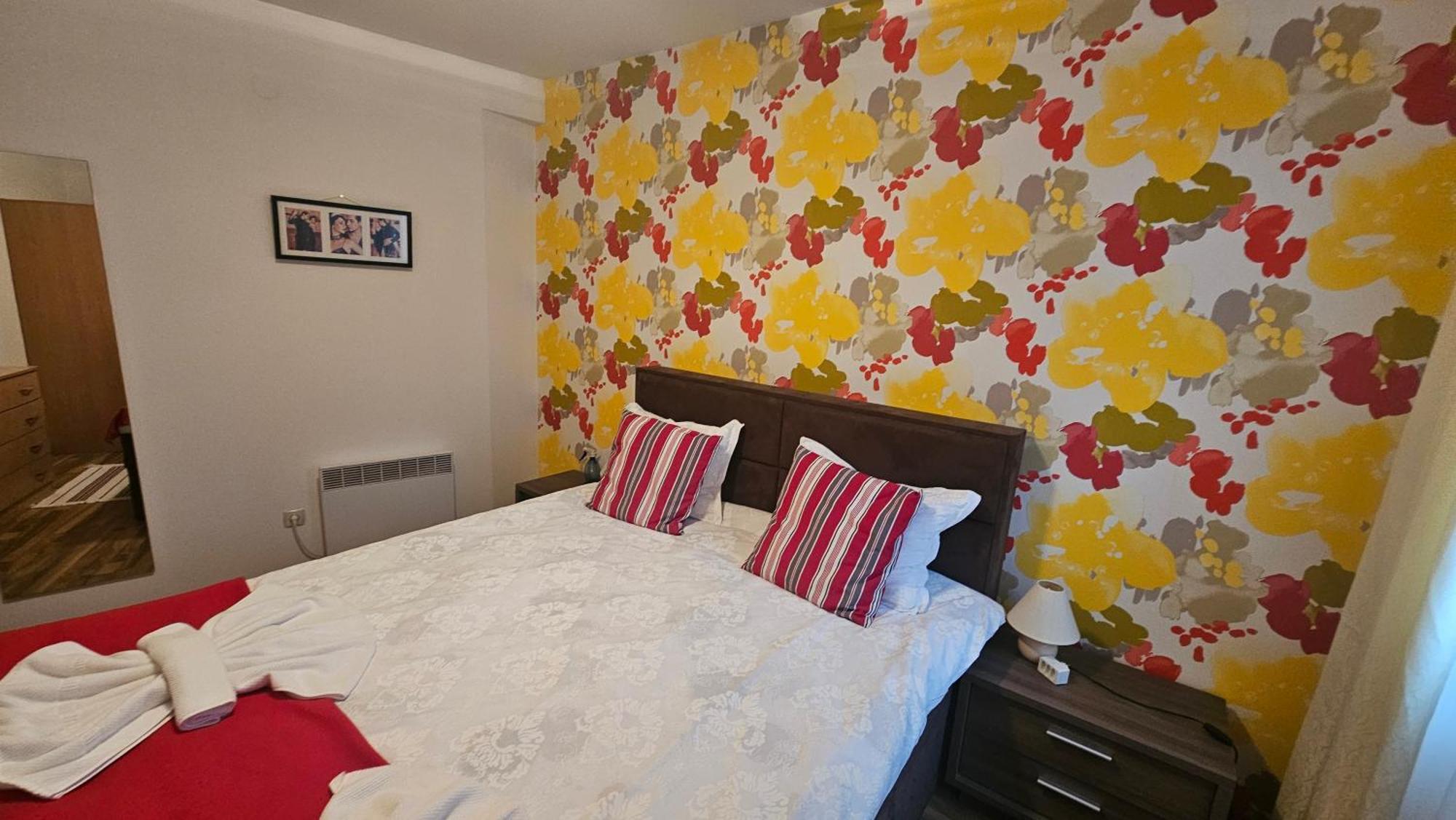 בנסקו Ramada 2 Boutique Apartment Near Ski Road מראה חיצוני תמונה