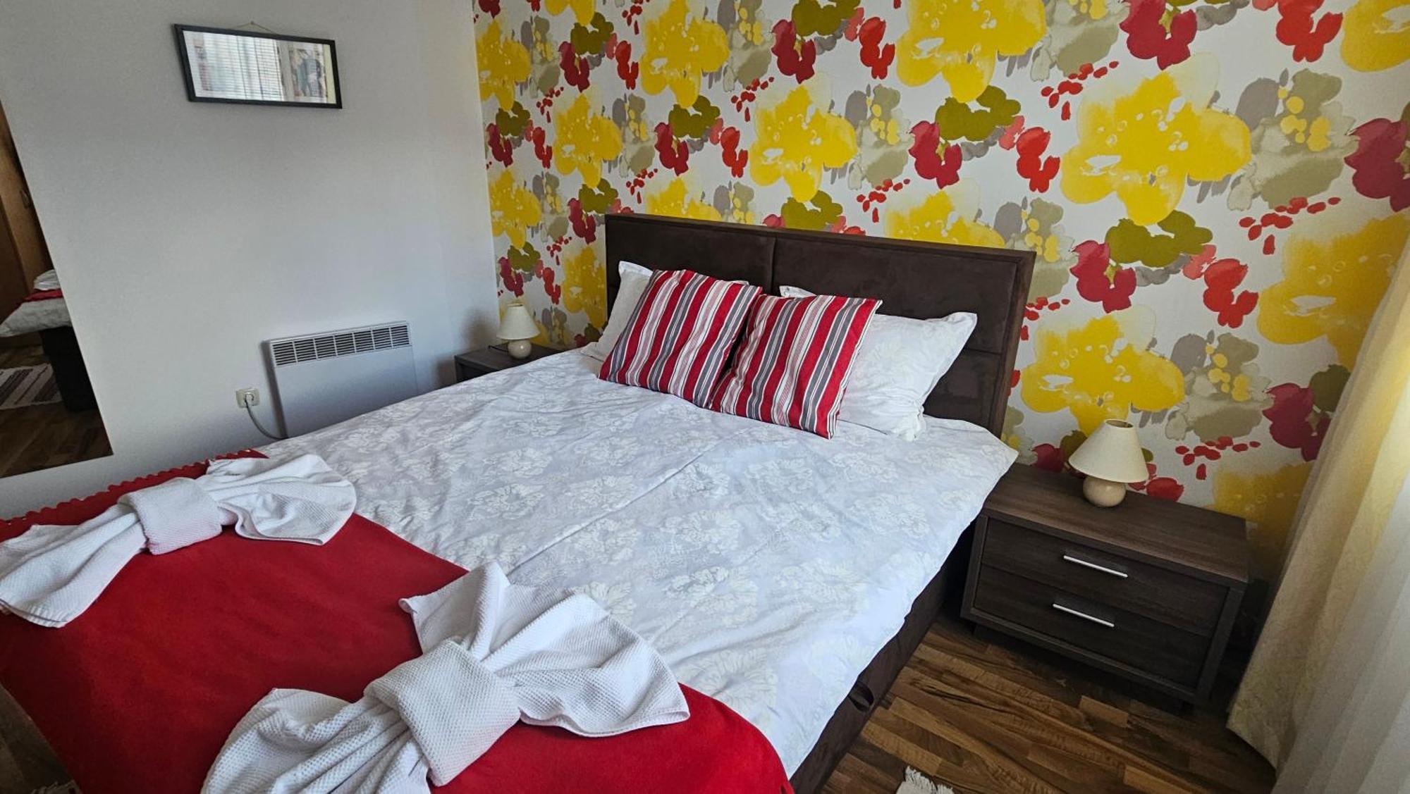 בנסקו Ramada 2 Boutique Apartment Near Ski Road מראה חיצוני תמונה