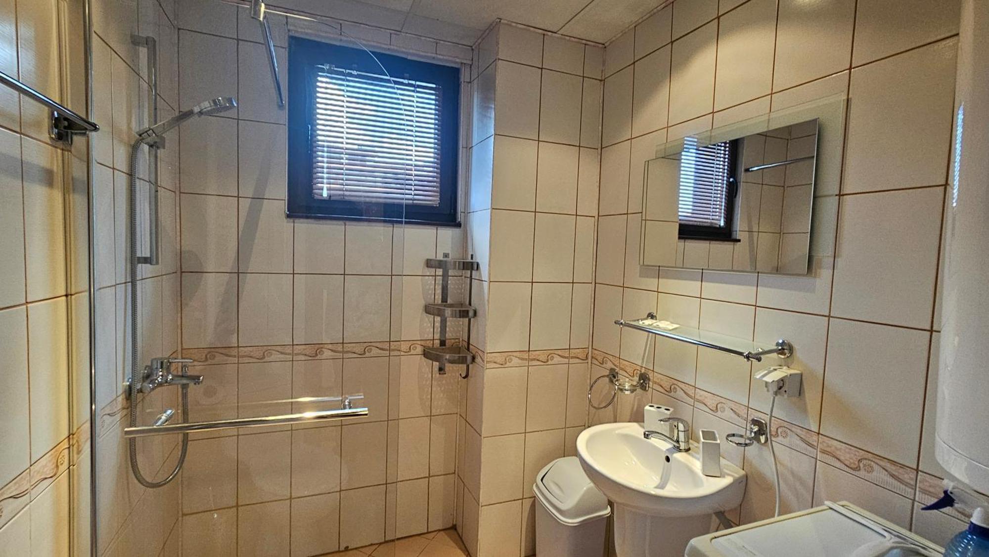 בנסקו Ramada 2 Boutique Apartment Near Ski Road מראה חיצוני תמונה