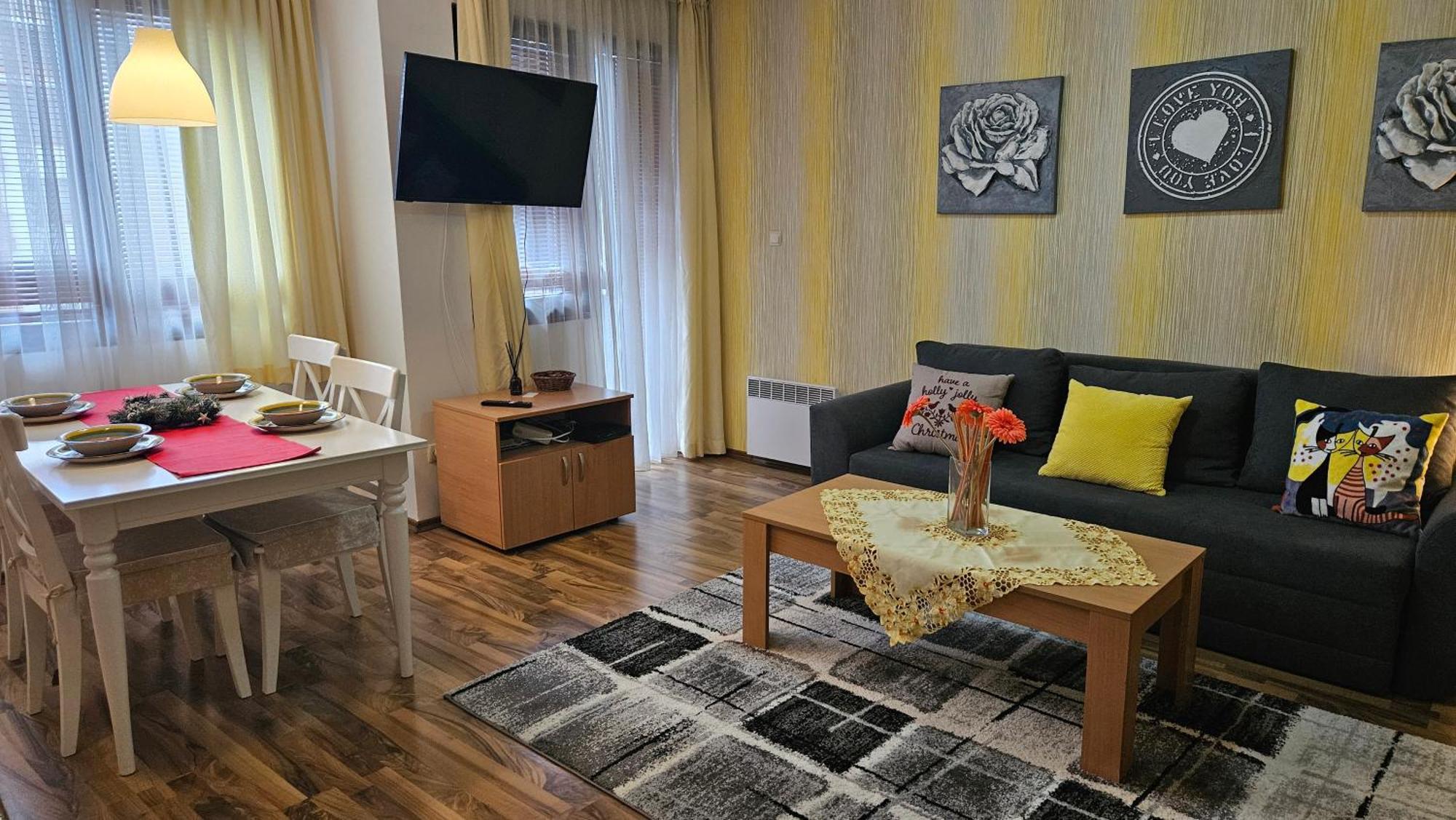 בנסקו Ramada 2 Boutique Apartment Near Ski Road מראה חיצוני תמונה