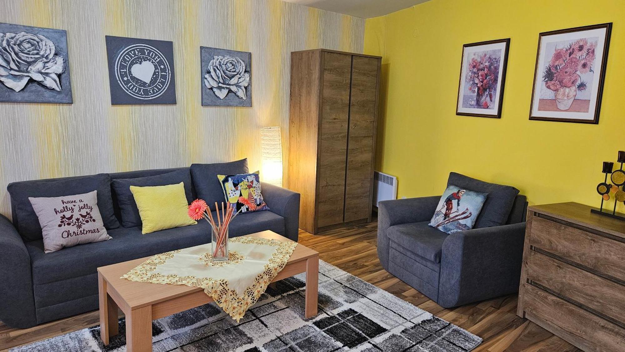 בנסקו Ramada 2 Boutique Apartment Near Ski Road מראה חיצוני תמונה